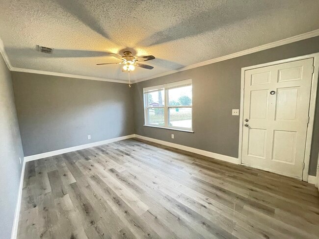 Building Photo - 1607 Date Palm Dr