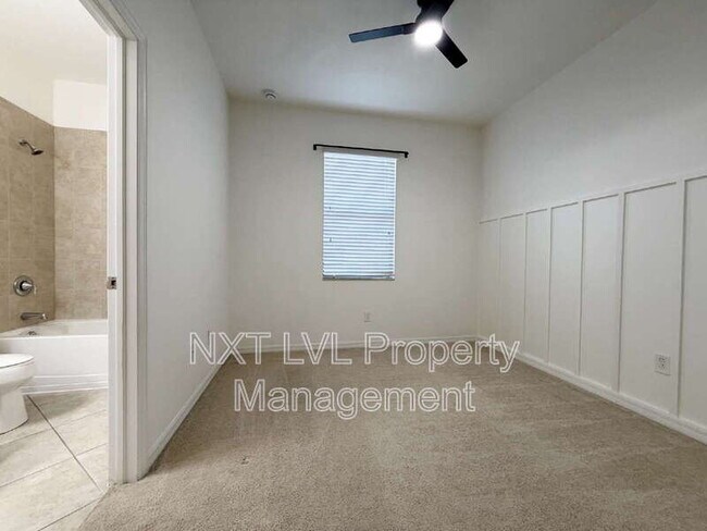 Building Photo - 9453 River Otter Dr