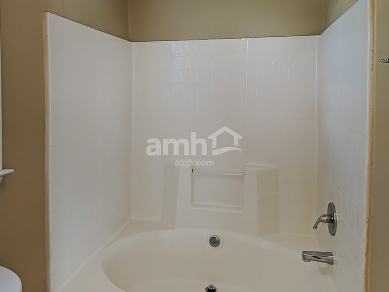 Building Photo - 7101 Missionary Ridge Dr