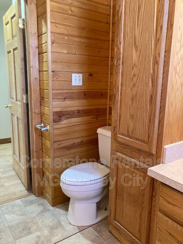 Building Photo - 253 College St SE