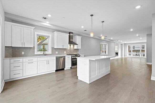 Building Photo - 57 Lincoln Ave