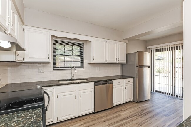Building Photo - 297 E Melford Ave