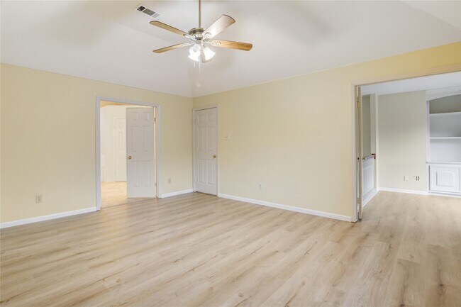 Building Photo - 10 E Trillium Cir