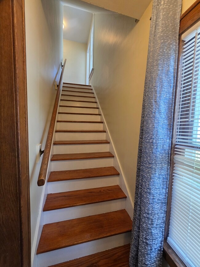 Upstairs - 12526 Hipp St