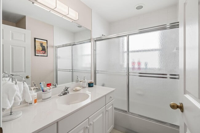 Building Photo - 3665 Miramontes Cir