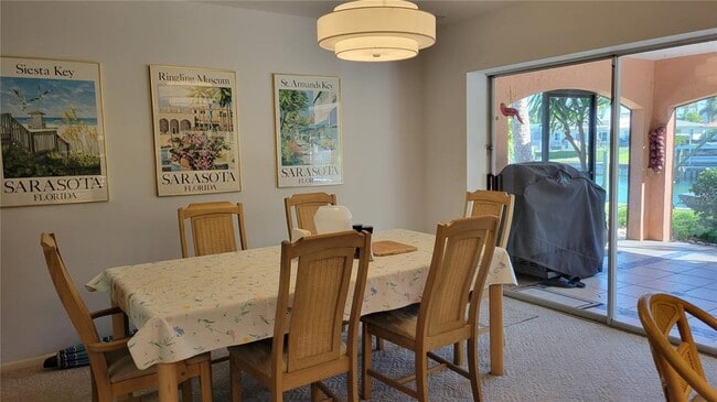 Building Photo - 638 S Owl Dr