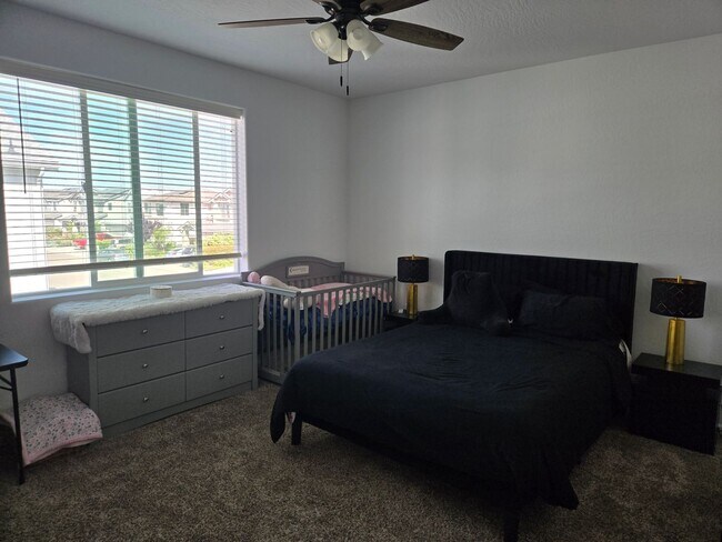 Building Photo - Home For Rent