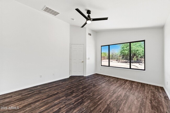 Building Photo - 17534 W Coyote Trail Dr
