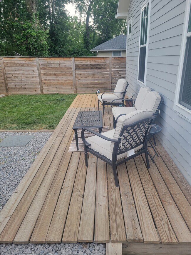 Building Photo - 1705 Heiman St