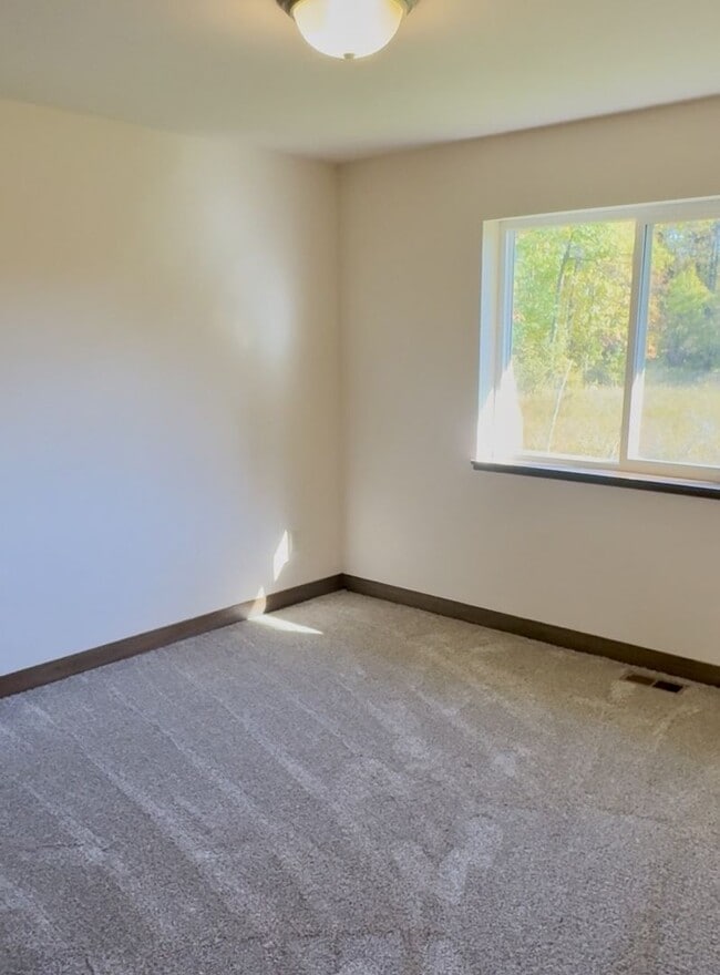 Building Photo - 2293 Carlone St