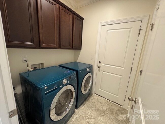 Building Photo - 4641 Collingham Dr