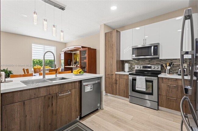 Building Photo - 1515 Winterberry Ln