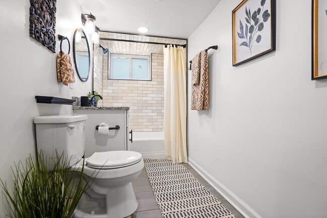 Building Photo - 1803 Neal Terrace