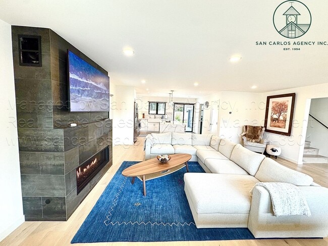Building Photo - Newly Remodeled Four Bedroom Mission Field...