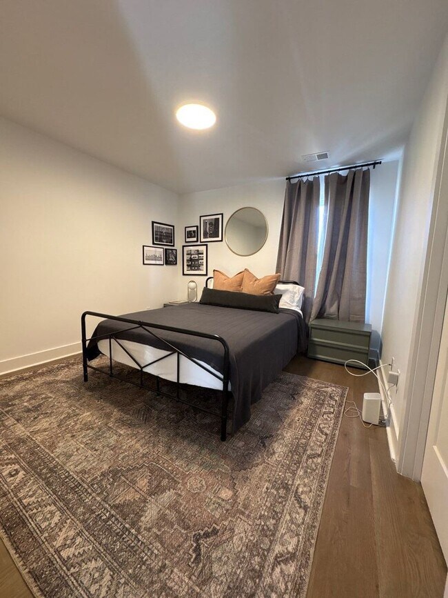 Building Photo - Fully Furnished 5 Bed, 3.5 Bath Located In East Nashville's McFerrin Park Neighborhood w/ Flexibl...