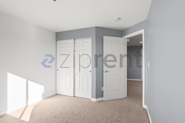 Building Photo - 8115 77th Ave NE