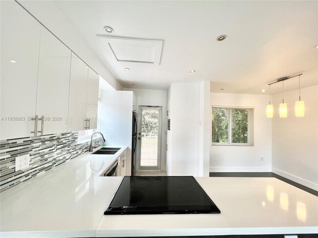 Building Photo - 125 NW 100th St