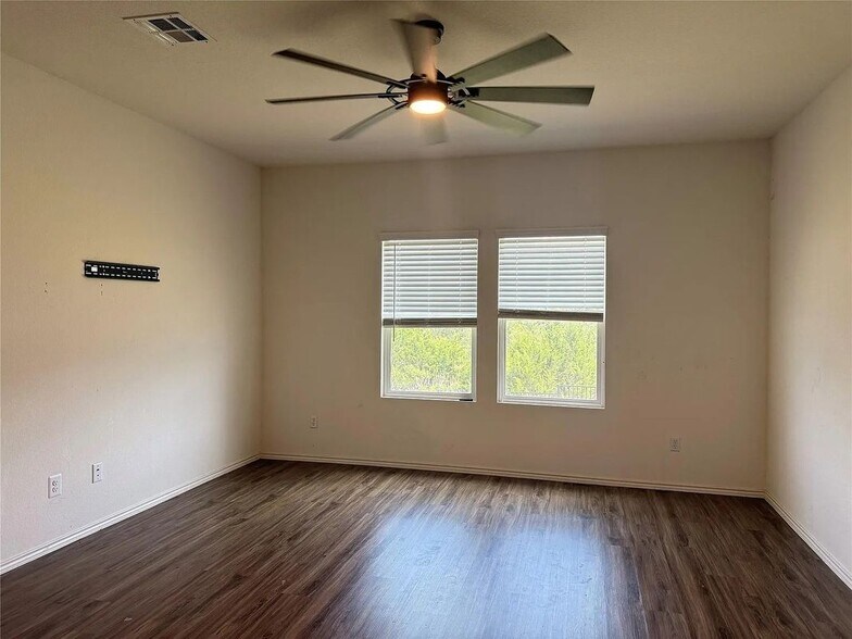 Building Photo - 1216 Blackhaw Ln