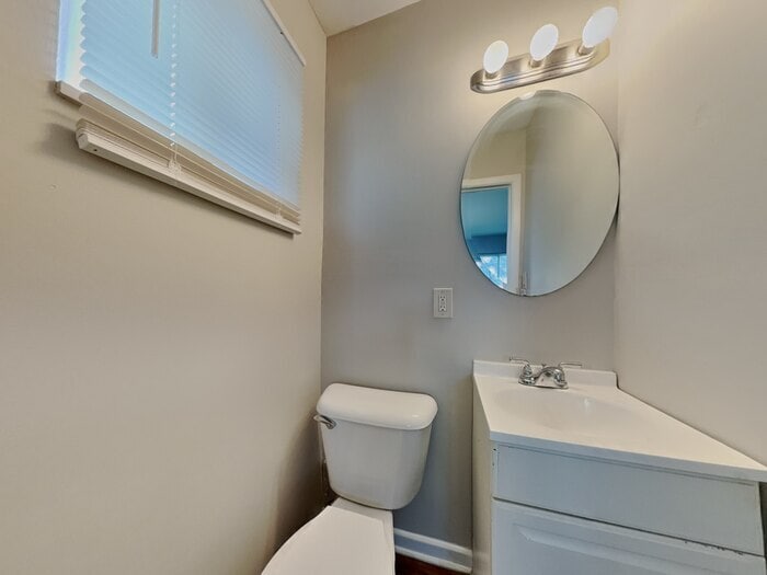 Building Photo - 7 Lucas St