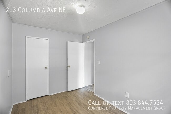Building Photo - 213 Columbia Ave NE