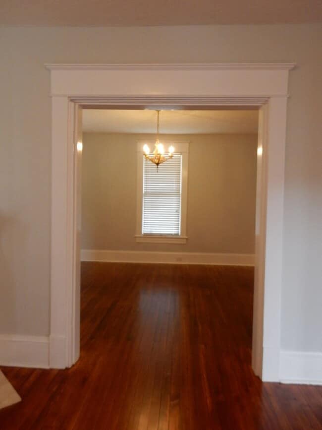 Building Photo - Spacious 3 BR home in Old SW, close to YMC...