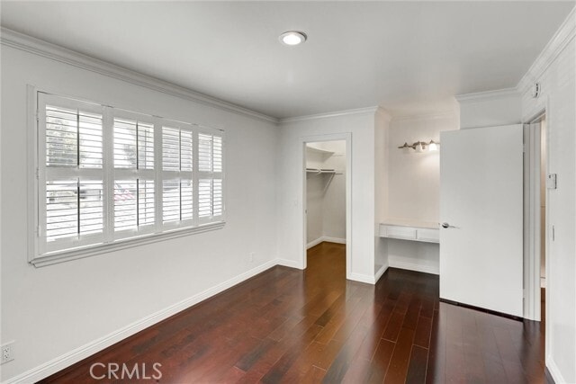 Building Photo - 3043 N White Ave