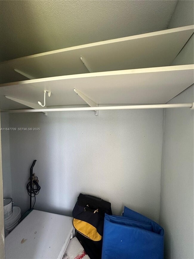 Building Photo - 4027 Swansea Crescent