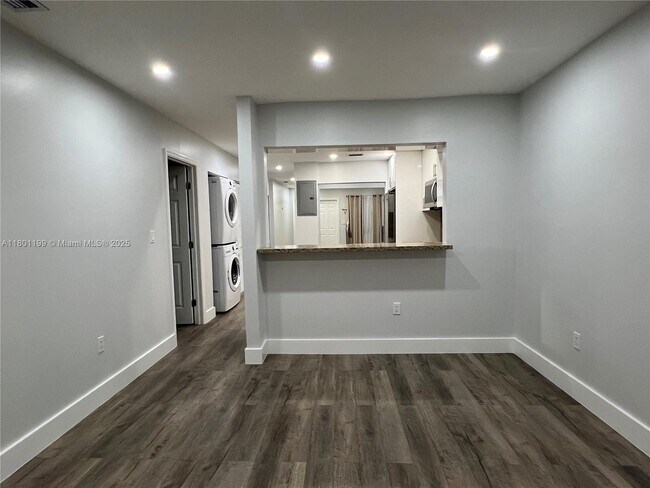 Building Photo - 3815 SW 89th Ave