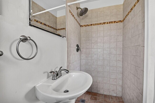 Building Photo - 907 Wright Dr