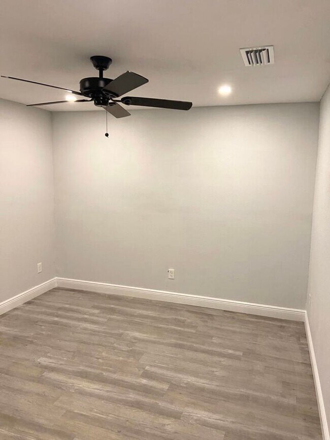 Building Photo - 4207 N 13th St