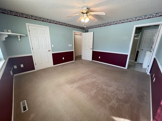 Building Photo - Beautiful 2-bedroom, 2-bathroom Townhome!