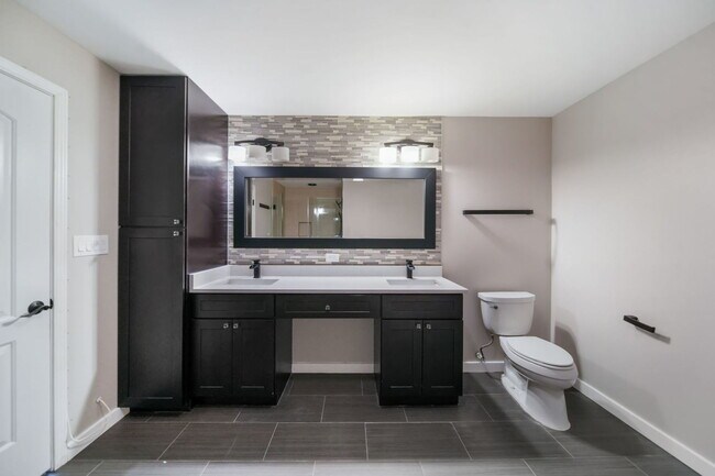 Building Photo - 309 Starling Ct
