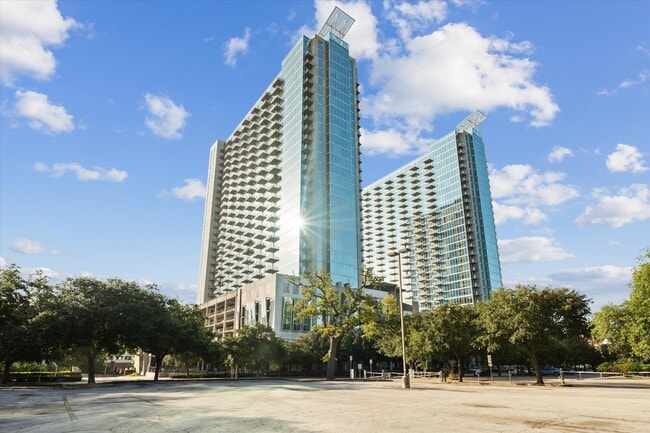 Building Photo - 5925 Almeda Rd