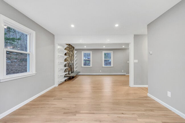 Building Photo - 19 Good Hill Rd