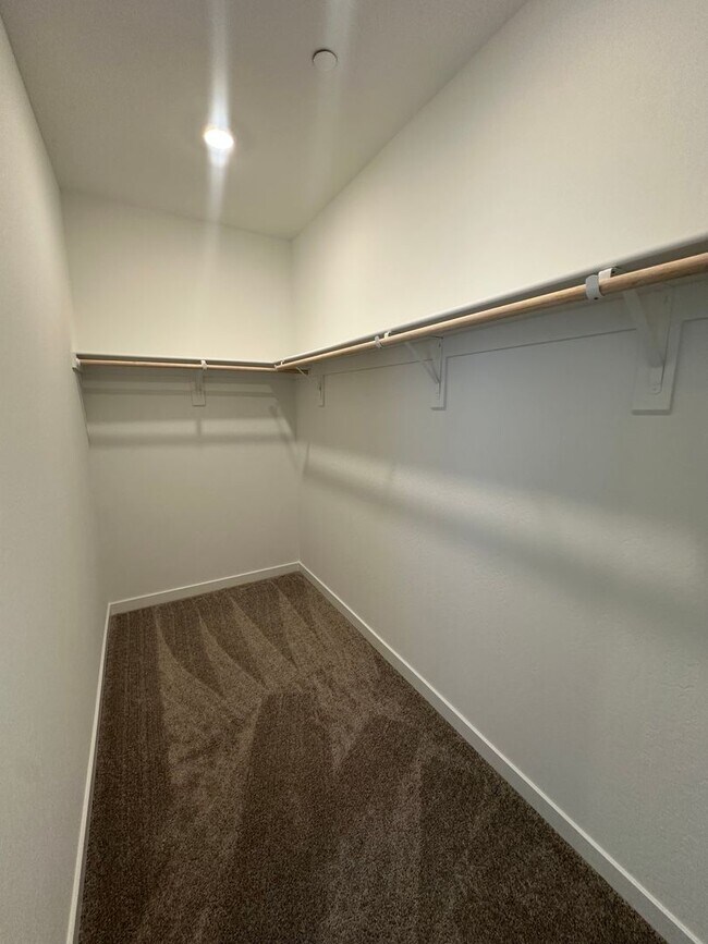 Building Photo - Newly built Lennar home Available Now!