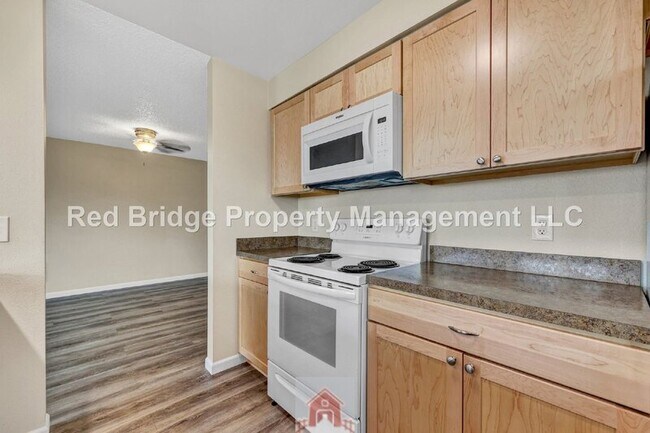 Building Photo - 4314 Southwest View Point Ter