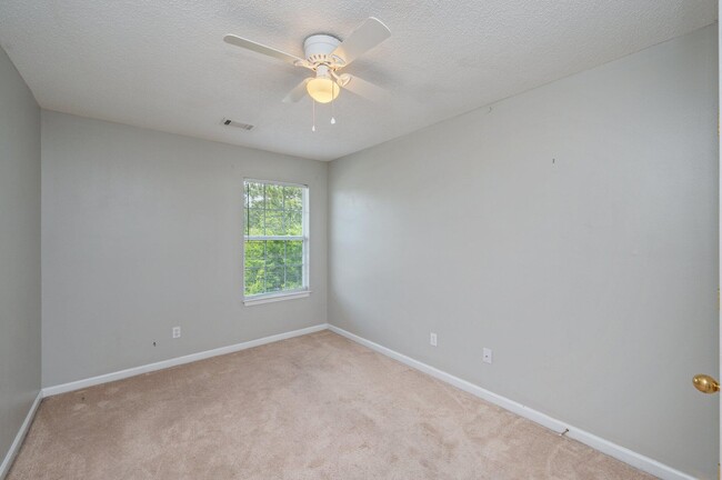 Building Photo - 227 Swaying Pine Ct
