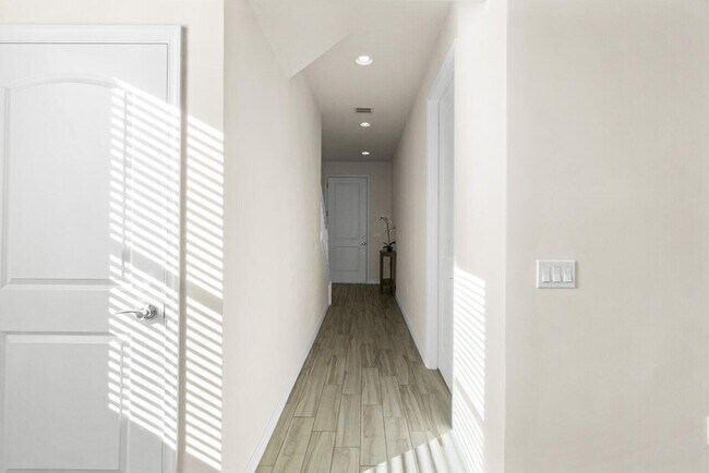 Building Photo - 4493 San Fratello Cir