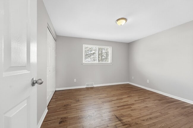 Building Photo - 4290 Norwood Dr