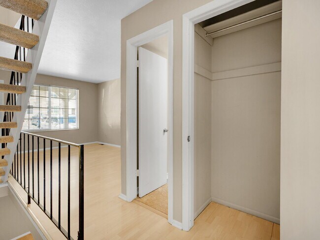 Building Photo - $2,295.00, 2-bed, 3-bath Condo in Westmins...