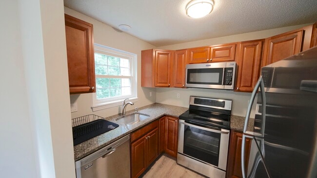 Building Photo - 64 Crystal Ln