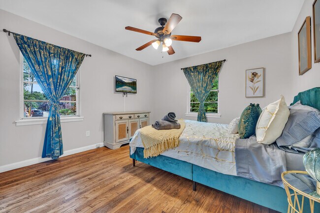 Building Photo - 2160 Lenox Rd NE