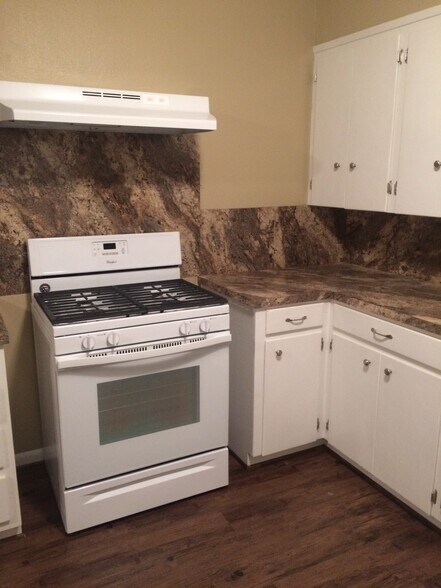 Building Photo - 221 Mitchell St