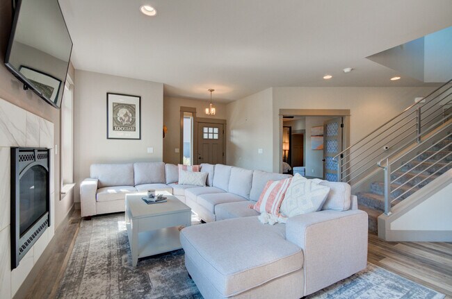 Building Photo - 2338 Gallatin Green Blvd