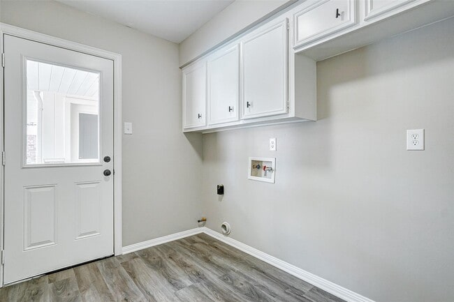 Building Photo - 5219 Lookout Mountain Dr
