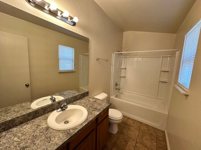 Building Photo - 212 Chalmette Dr