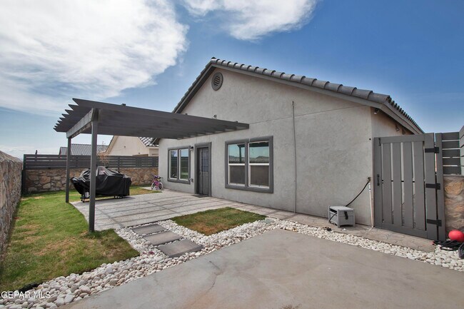Building Photo - 13416 Cinderford Ave