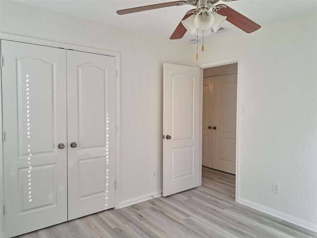 Building Photo - 13134 Stratford Skies Ln