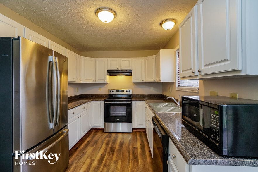 Building Photo - 455 Dover Pond Dr