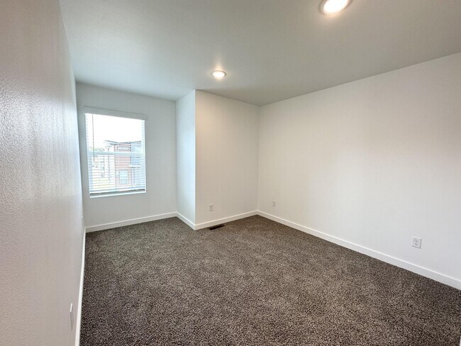 Building Photo - 1070 Boardwalk